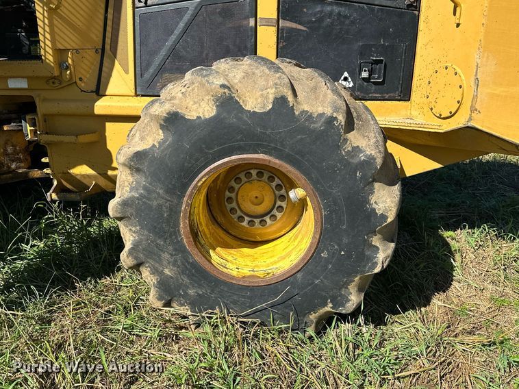 image for item KT9297 2003 Tigercat M724D  mulcher