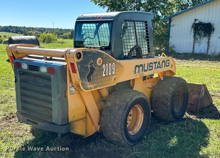 image for item KT9299 2008 Mustang 2109  skid steer loader
