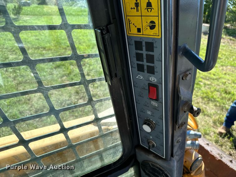 image for item KT9299 2008 Mustang 2109  skid steer loader