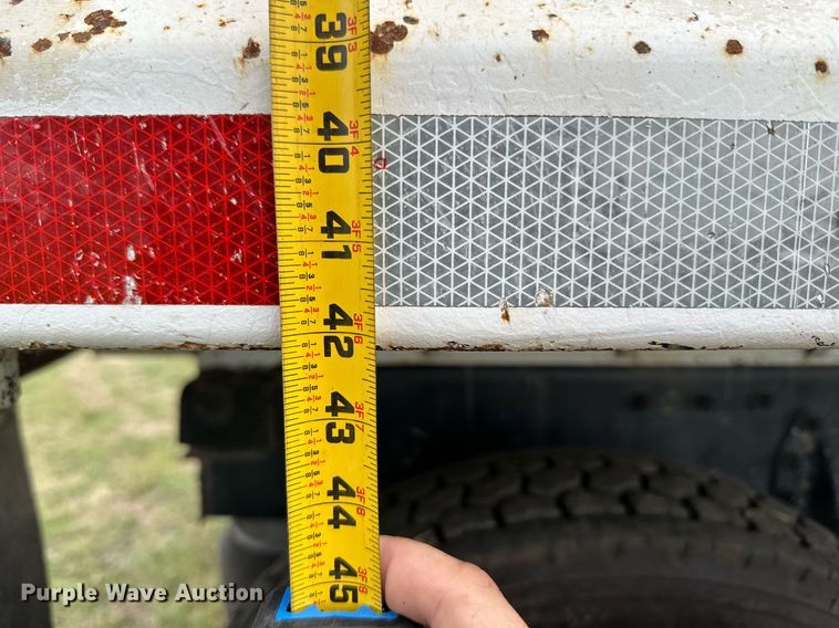 image for item KT9304 2001 Peterbilt 330  dump truck