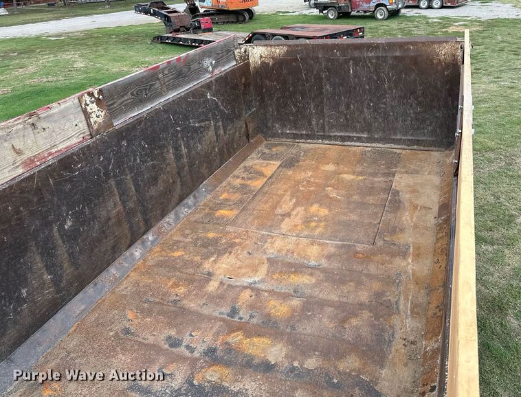 image for item KT9304 2001 Peterbilt 330  dump truck