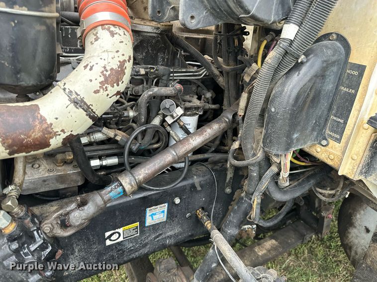 image for item KT9304 2001 Peterbilt 330  dump truck