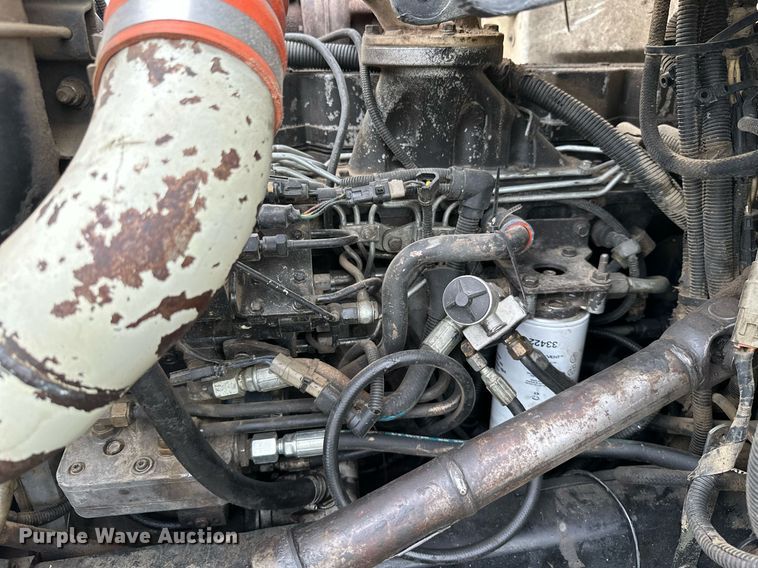 image for item KT9304 2001 Peterbilt 330  dump truck