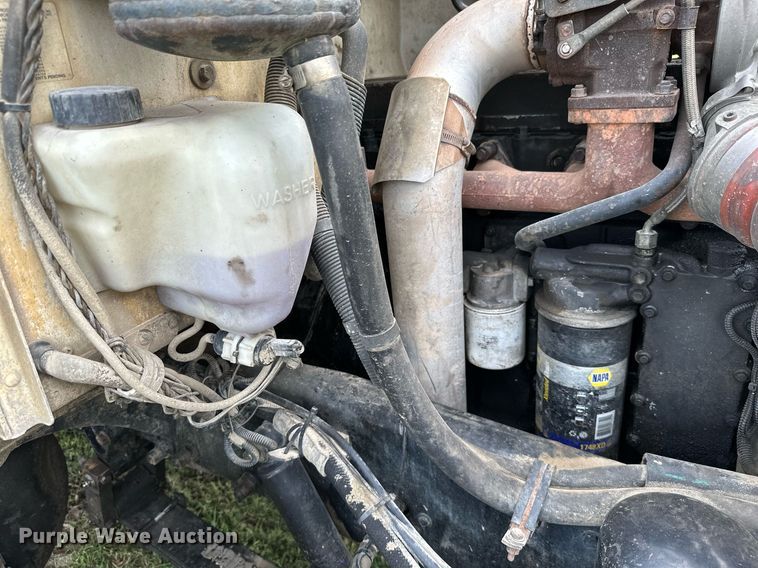 image for item KT9304 2001 Peterbilt 330  dump truck