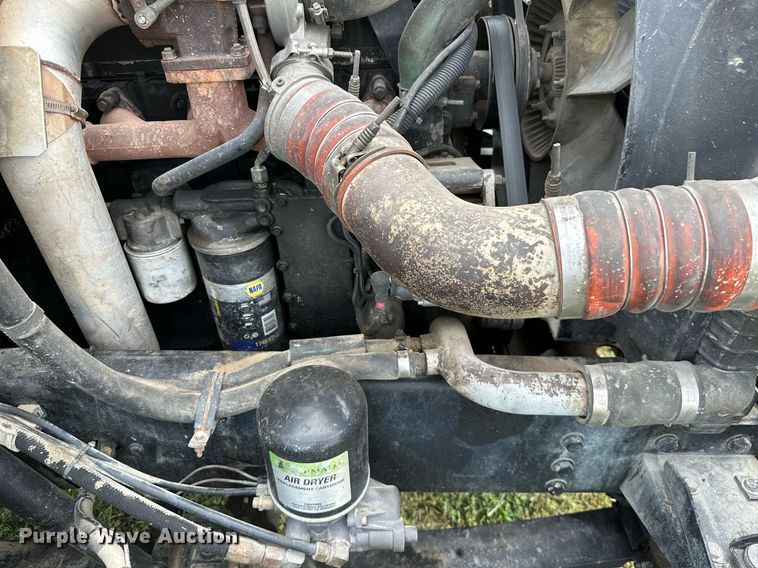 image for item KT9304 2001 Peterbilt 330  dump truck