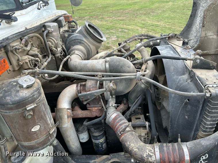 image for item KT9304 2001 Peterbilt 330  dump truck