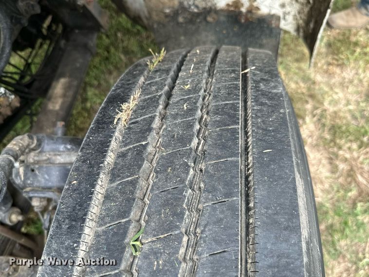 image for item KT9304 2001 Peterbilt 330  dump truck