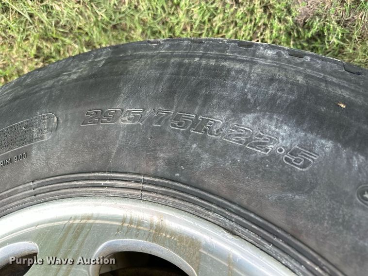 image for item KT9304 2001 Peterbilt 330  dump truck