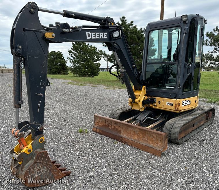 image for item KW9015 2014 John Deere 35D  mini excavator