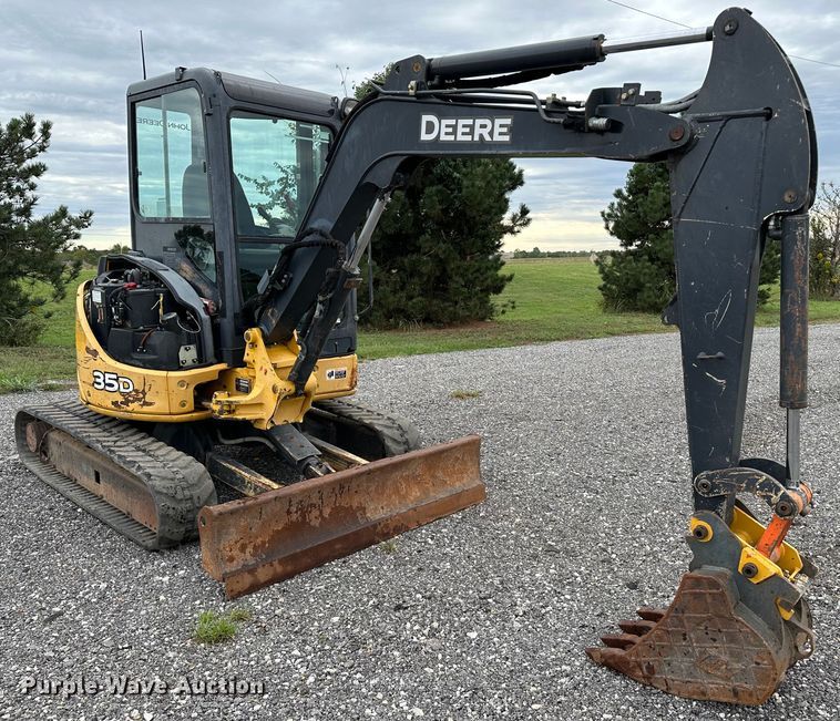 image for item KW9015 2014 John Deere 35D  mini excavator