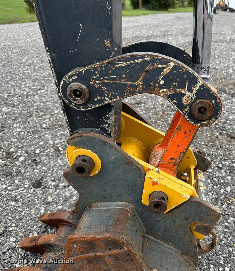 image for item KW9015 2014 John Deere 35D  mini excavator