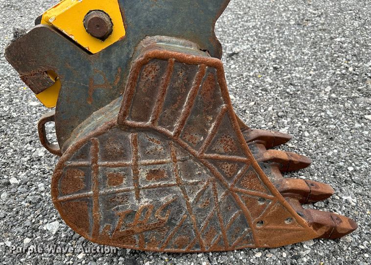 image for item KW9015 2014 John Deere 35D  mini excavator