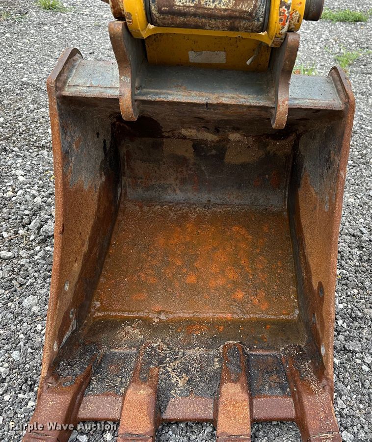 image for item KW9015 2014 John Deere 35D  mini excavator