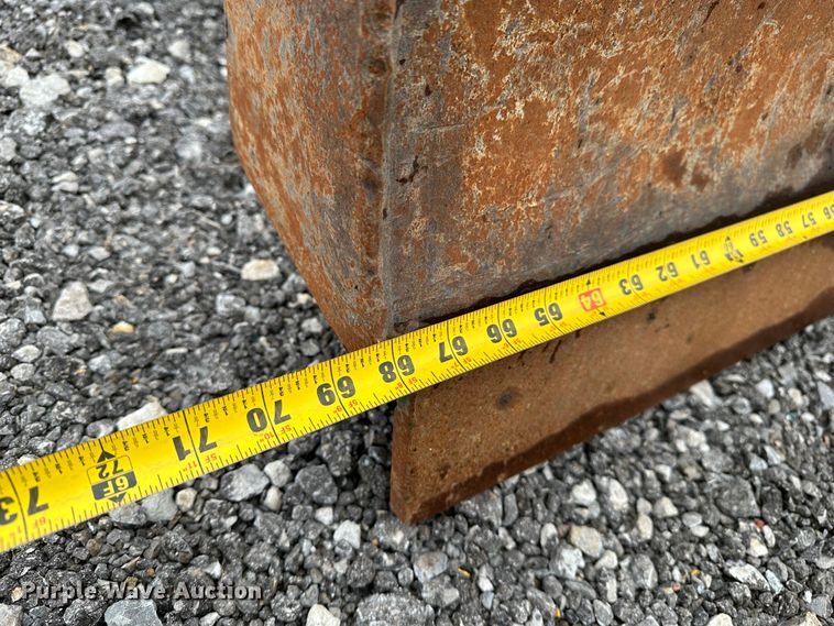 image for item KW9015 2014 John Deere 35D  mini excavator