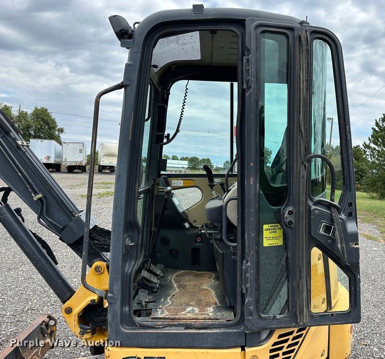 image for item KW9015 2014 John Deere 35D  mini excavator
