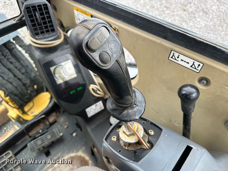 image for item KW9015 2014 John Deere 35D  mini excavator