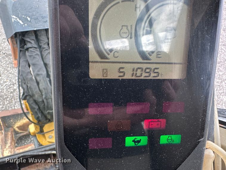 image for item KW9015 2014 John Deere 35D  mini excavator