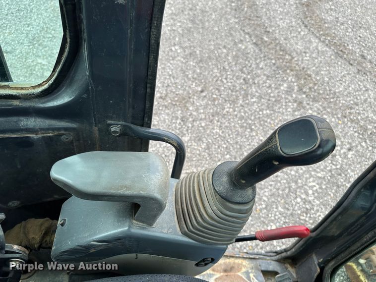 image for item KW9015 2014 John Deere 35D  mini excavator