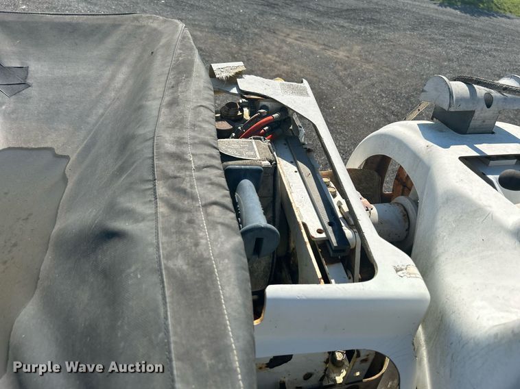 image for item KW9089 2003 Freightliner FL80  bucket truck