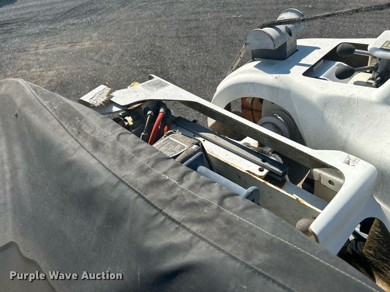 image for item KW9089 2003 Freightliner FL80  bucket truck