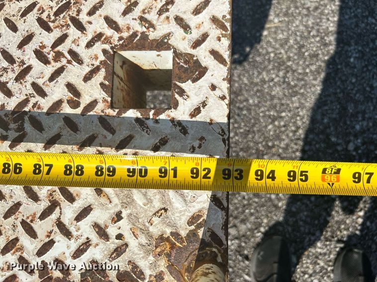 image for item KW9089 2003 Freightliner FL80  bucket truck