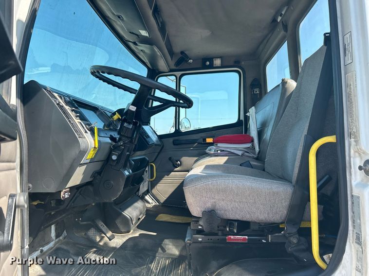 image for item KW9089 2003 Freightliner FL80  bucket truck