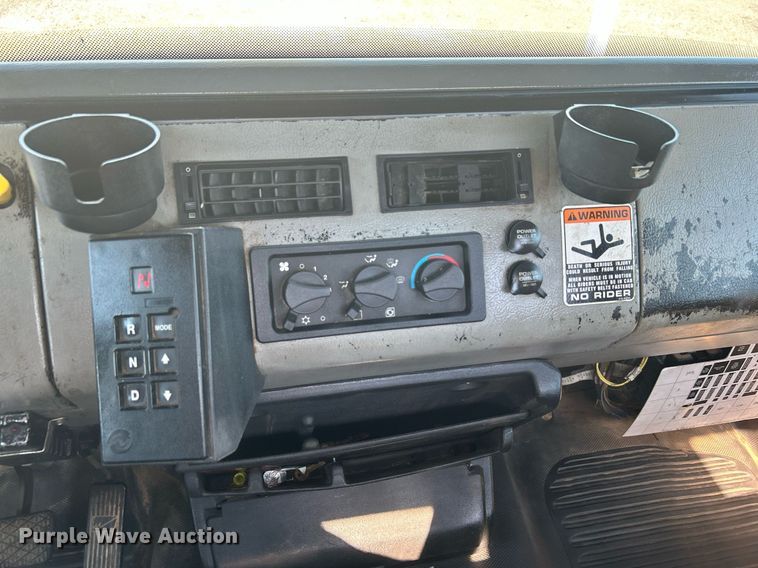 image for item KW9089 2003 Freightliner FL80  bucket truck