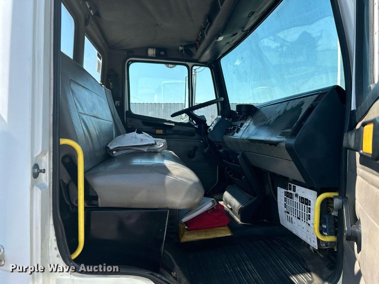 image for item KW9089 2003 Freightliner FL80  bucket truck