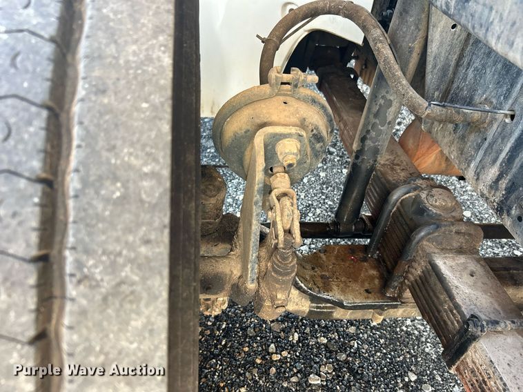 image for item KW9089 2003 Freightliner FL80  bucket truck