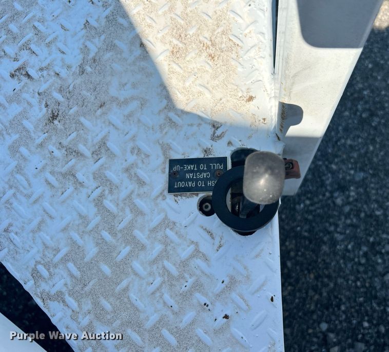 image for item KW9089 2003 Freightliner FL80  bucket truck