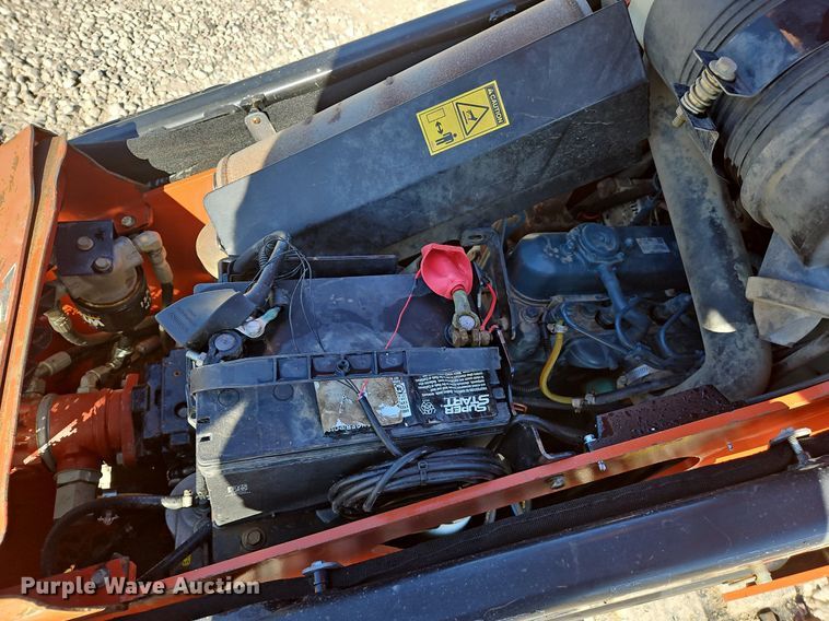 image for item LB9538 2015 Ditch Witch SK750  compact utility loader