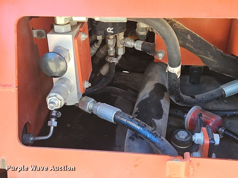 image for item LB9538 2015 Ditch Witch SK750  compact utility loader