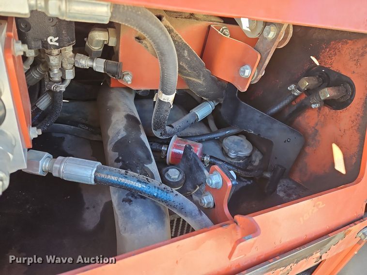 image for item LB9538 2015 Ditch Witch SK750  compact utility loader