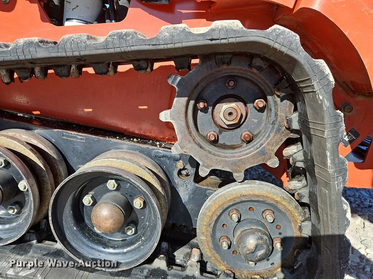 image for item LB9538 2015 Ditch Witch SK750  compact utility loader