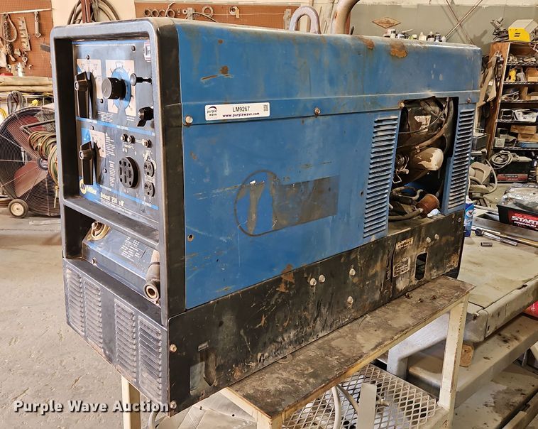 image for item LM9267 Miller Bobcat 250  welder/generator