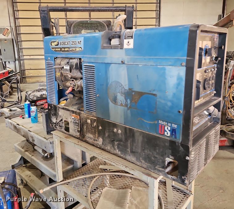 image for item LM9267 Miller Bobcat 250  welder/generator