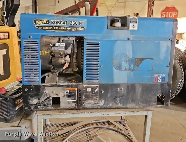 image for item LM9267 Miller Bobcat 250  welder/generator