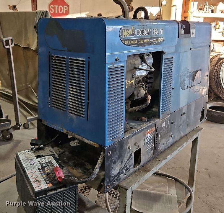 image for item LM9267 Miller Bobcat 250  welder/generator