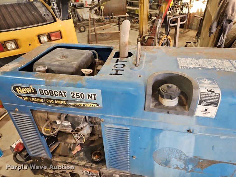 image for item LM9267 Miller Bobcat 250  welder/generator