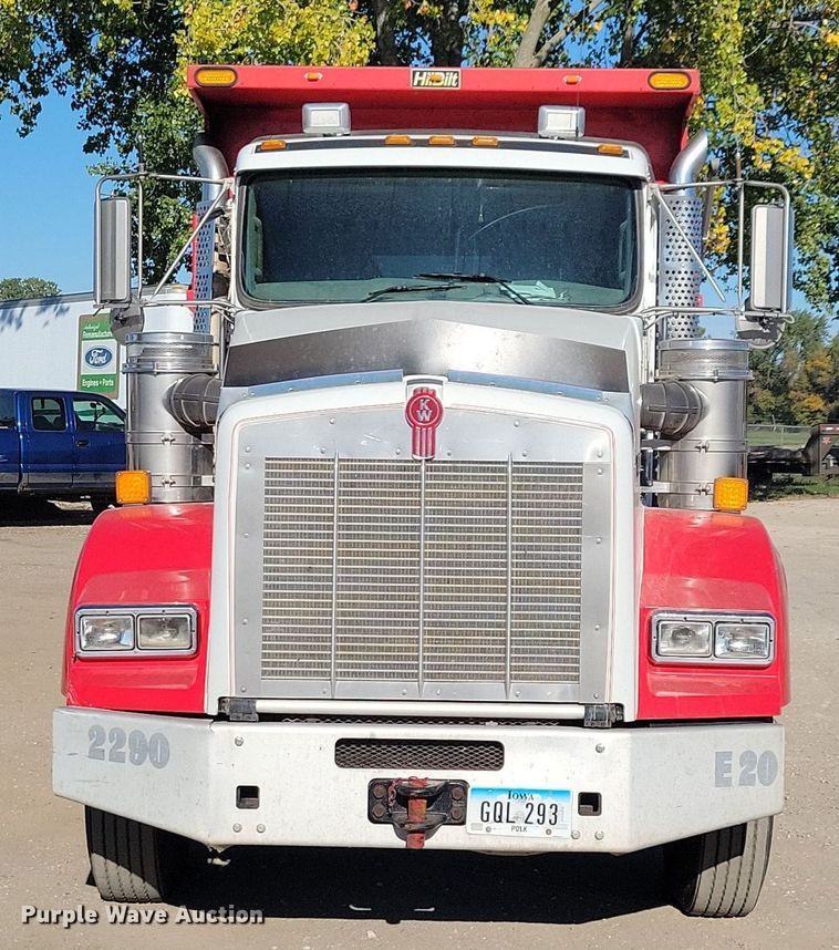 image for item LO9822 2012 Kenworth T800  dump truck