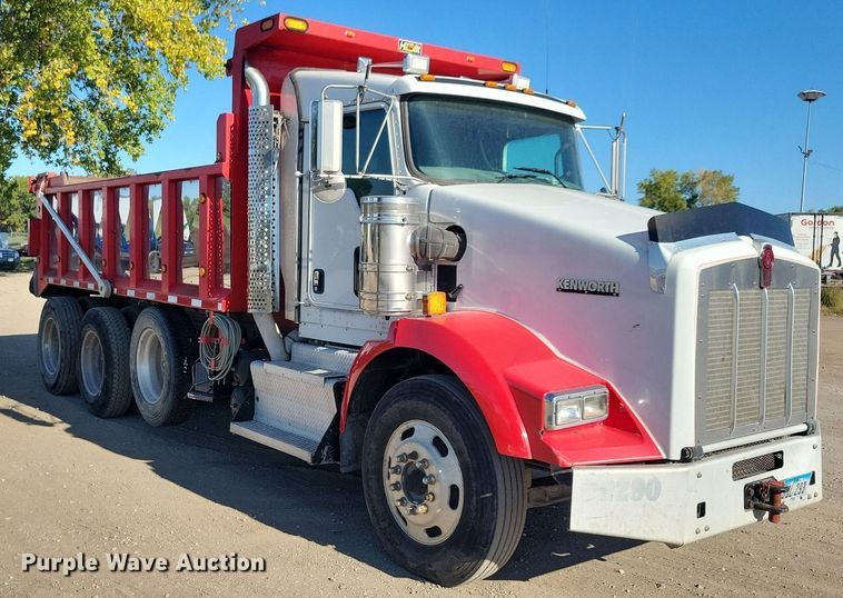 image for item LO9822 2012 Kenworth T800  dump truck