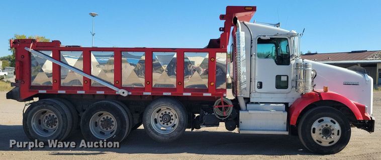 image for item LO9822 2012 Kenworth T800  dump truck