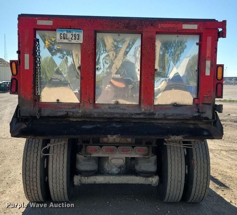 image for item LO9822 2012 Kenworth T800  dump truck