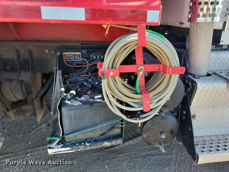 image for item LO9822 2012 Kenworth T800  dump truck