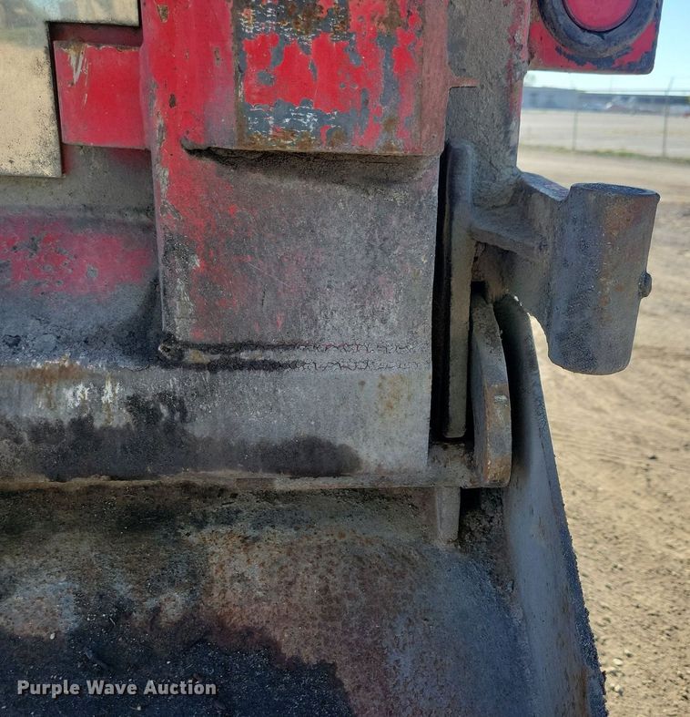 image for item LO9822 2012 Kenworth T800  dump truck