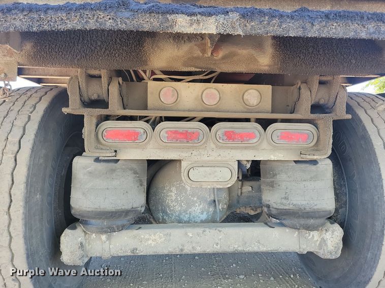 image for item LO9822 2012 Kenworth T800  dump truck