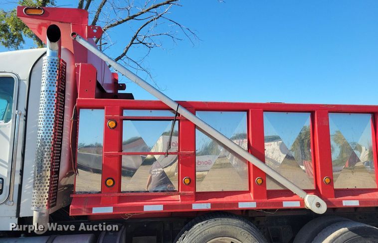 image for item LO9822 2012 Kenworth T800  dump truck