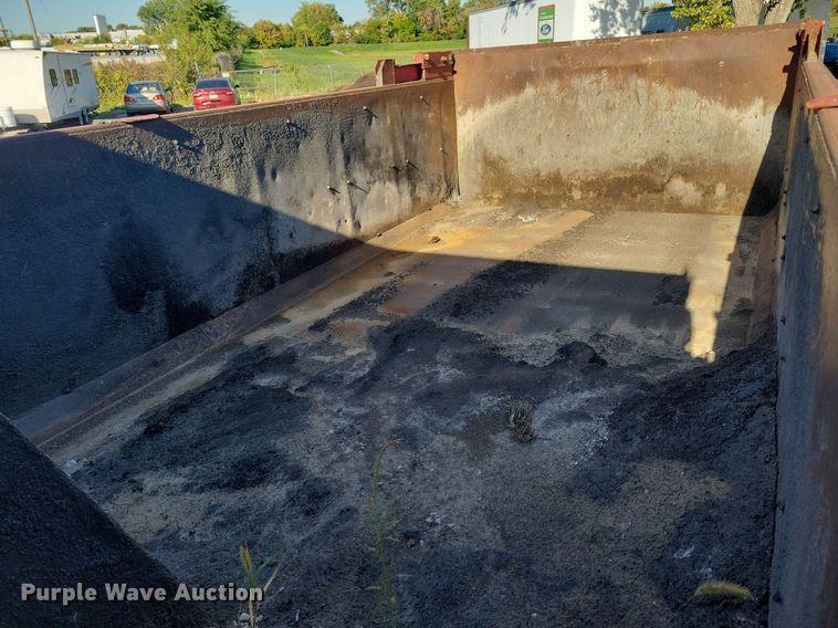 image for item LO9822 2012 Kenworth T800  dump truck