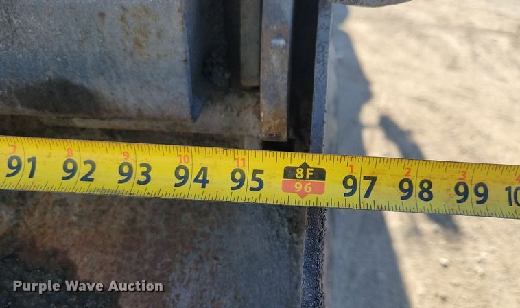 image for item LO9822 2012 Kenworth T800  dump truck