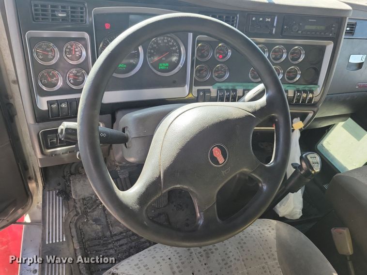 image for item LO9822 2012 Kenworth T800  dump truck